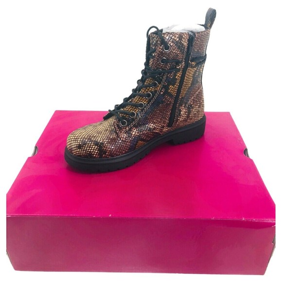 SO NEW Women's Bowfin Snake Multicolor Combat Boots Lace Up Or Zipper Sizes 6.5 - Picture 1 of 9